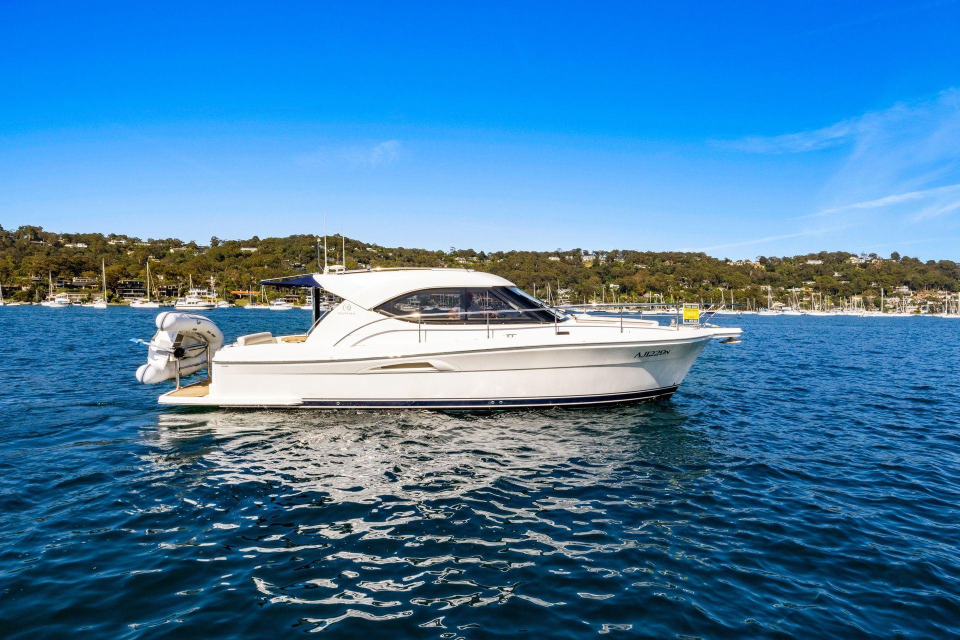 Riviera 3600 Sport Yacht