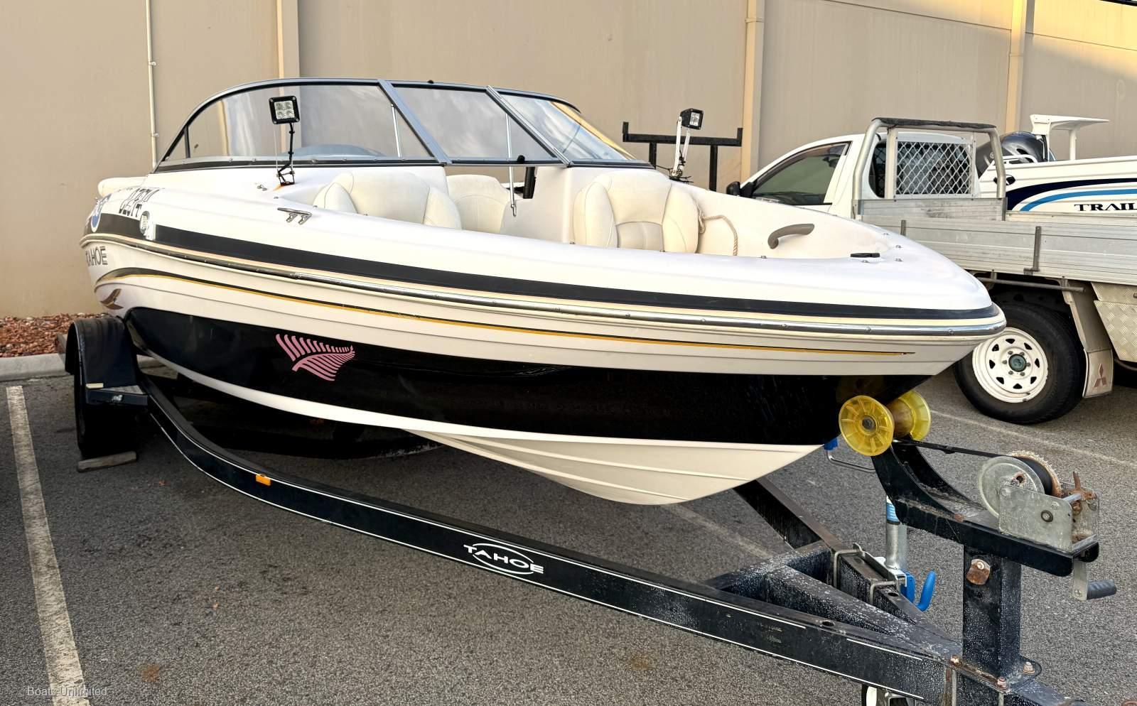 Tahoe Q4 Bowrider