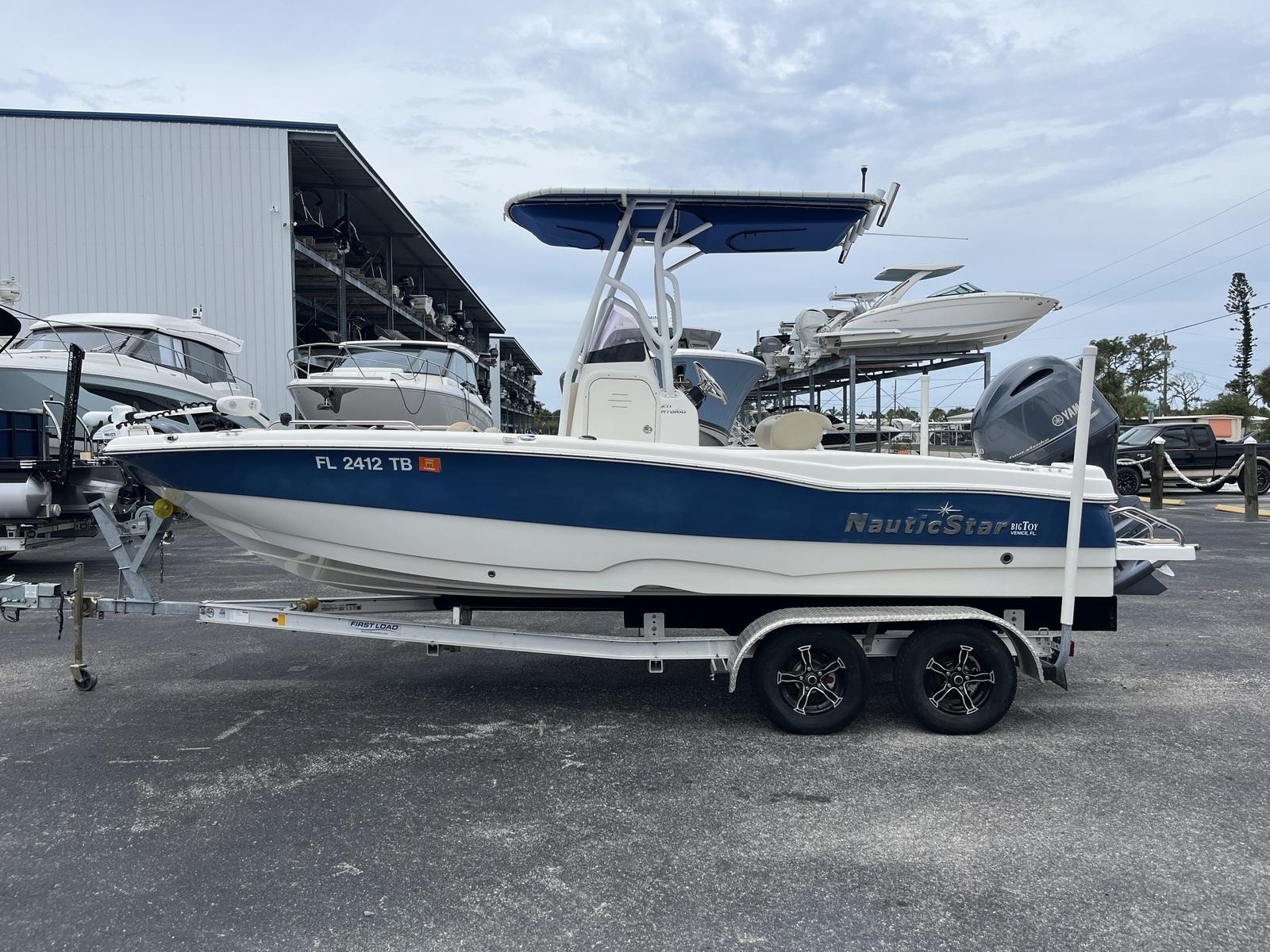 NauticStar 211 Hybrid