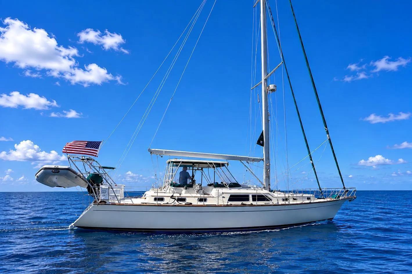 Island Packet 485