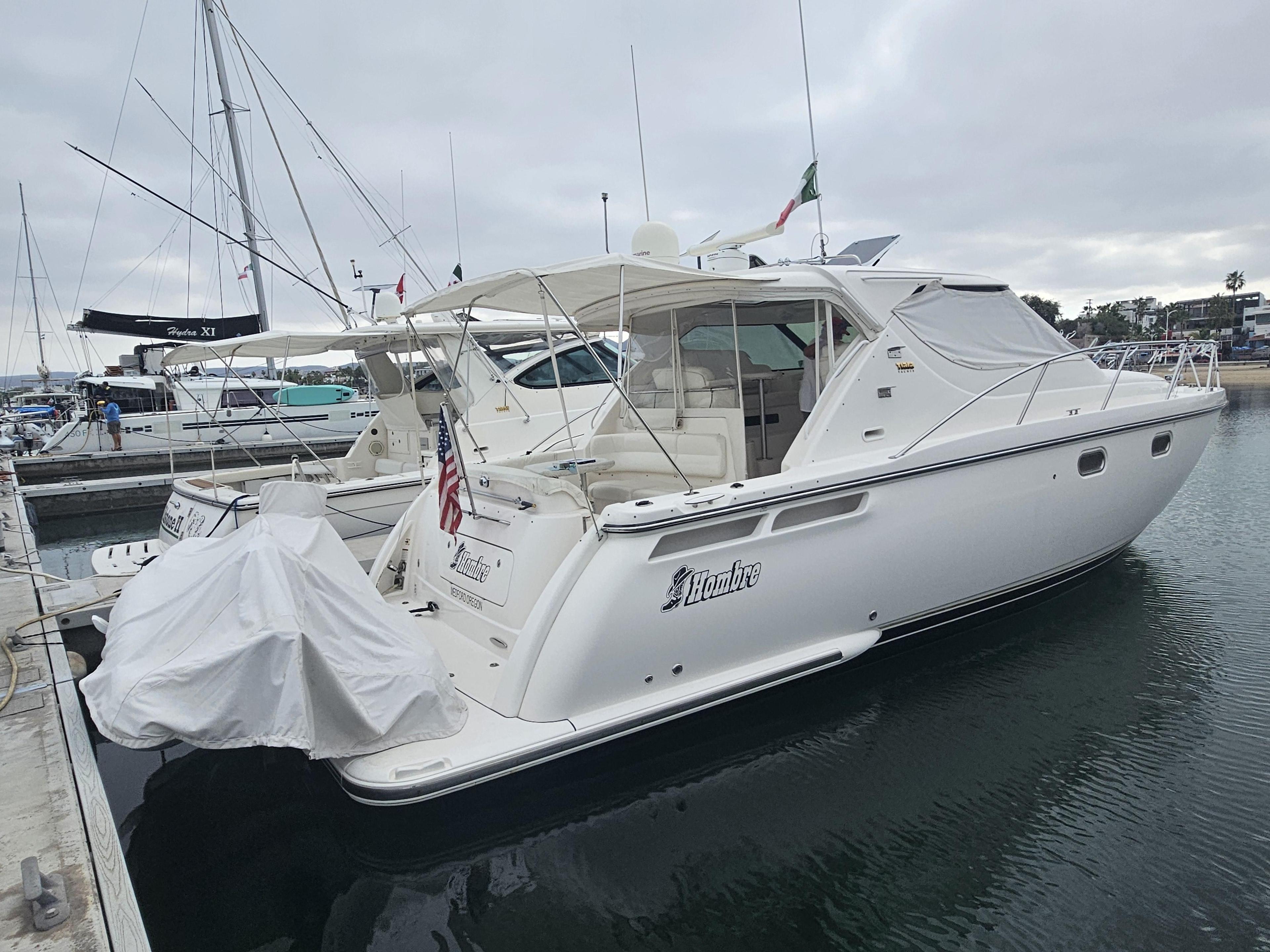 Tiara Yachts Sovran 4300 Express