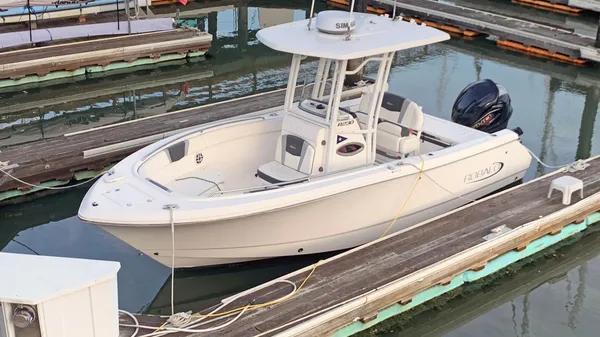 Robalo R230