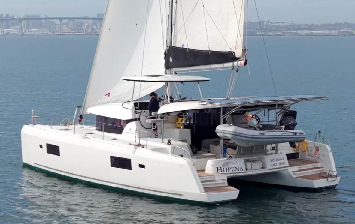 Lagoon 42
