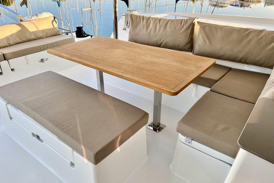 Fountaine Pajot Saona 47