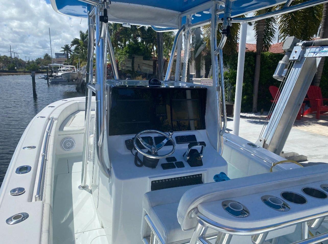 Contender 28 Sport