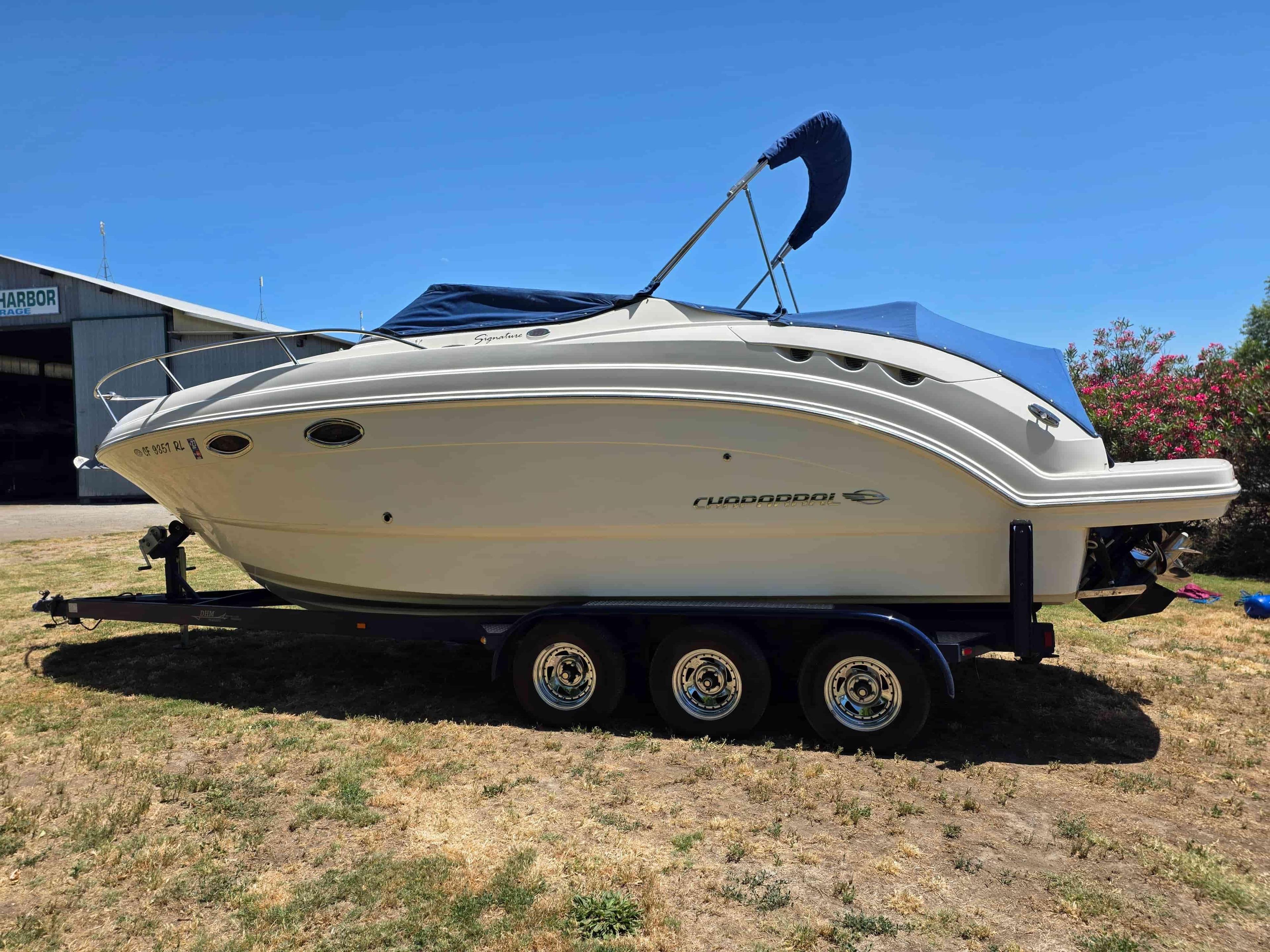 Chaparral 250 Signature
