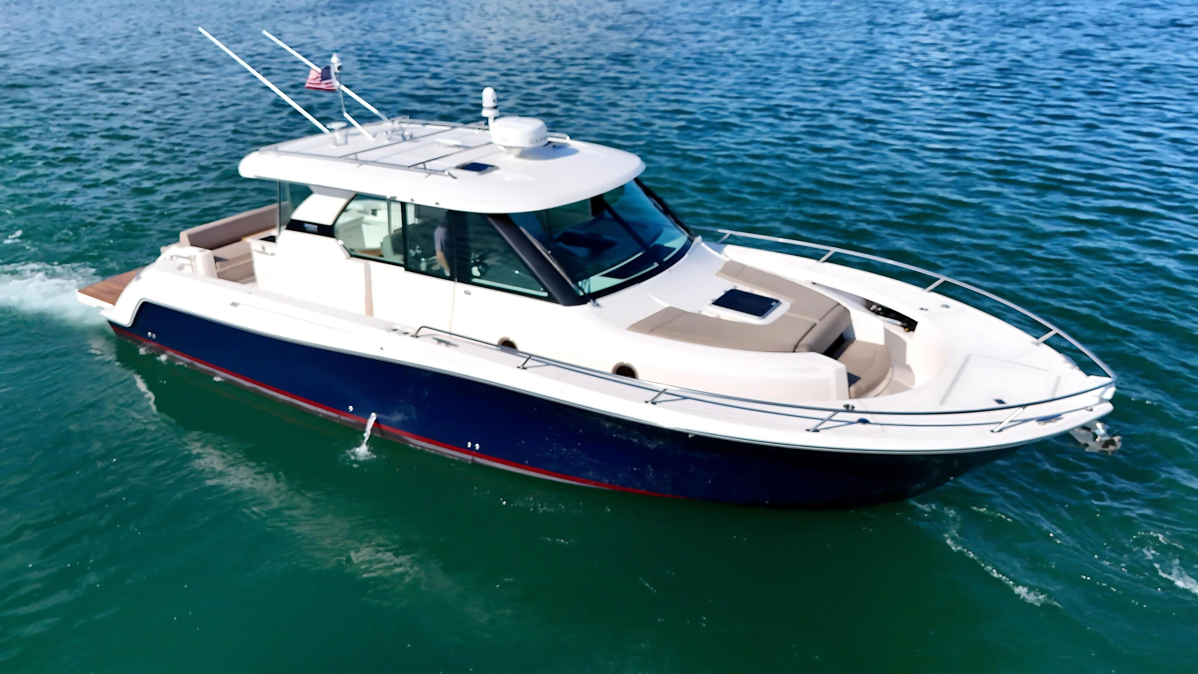 Tiara Yachts Q44
