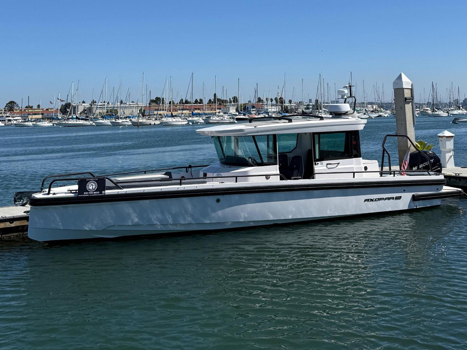 Axopar 28 Cabin