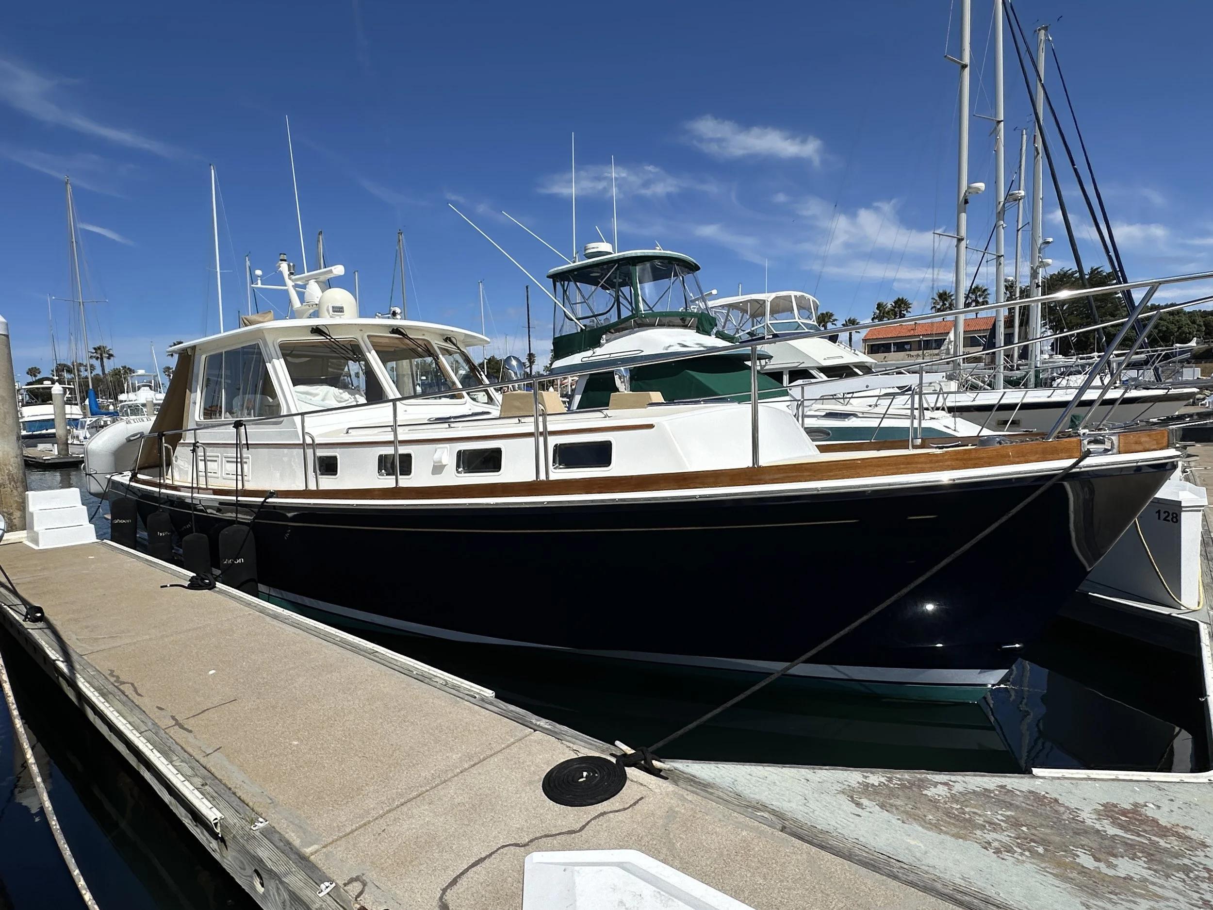 Grand Banks Eastbay 43
