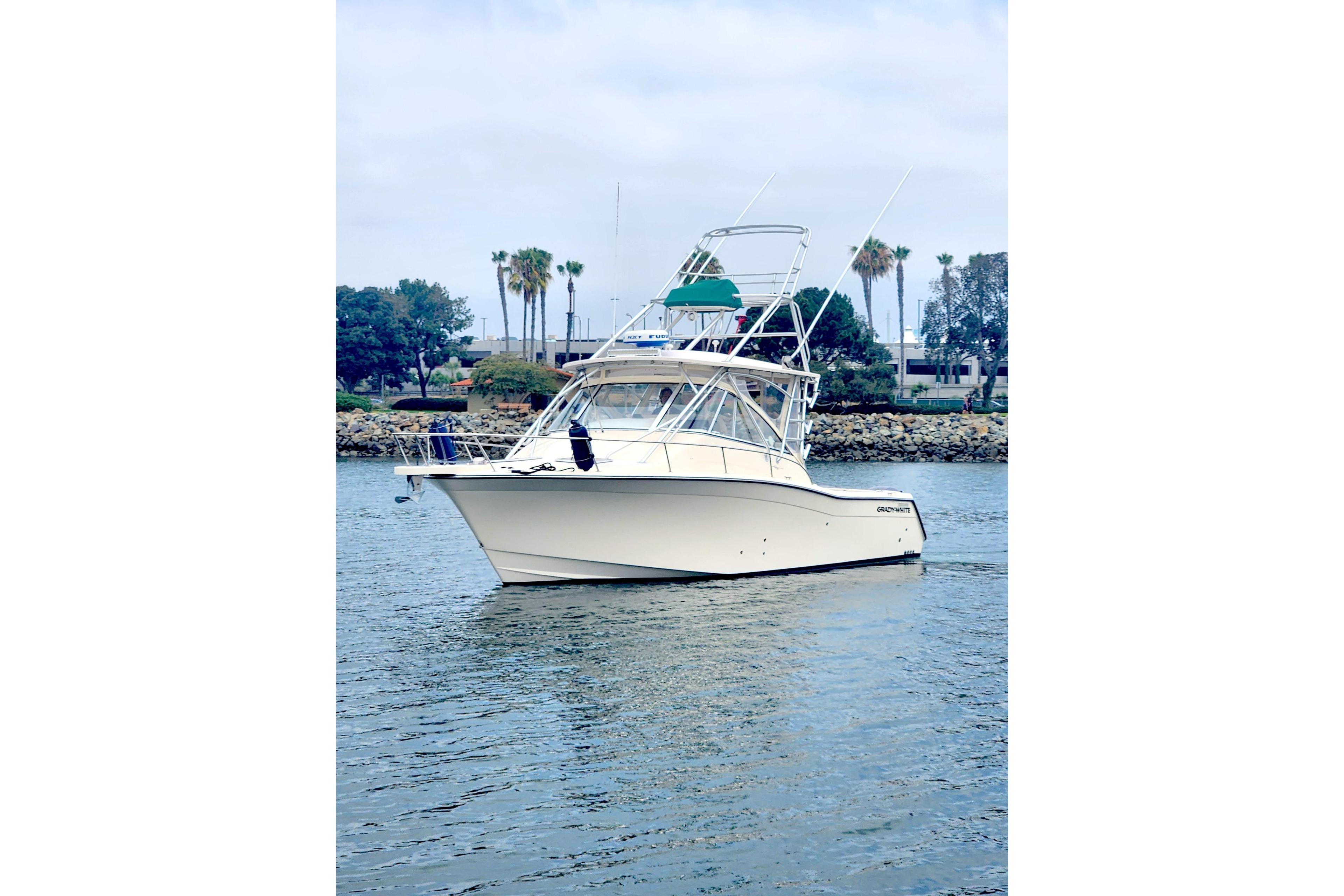 Grady-White Express 330