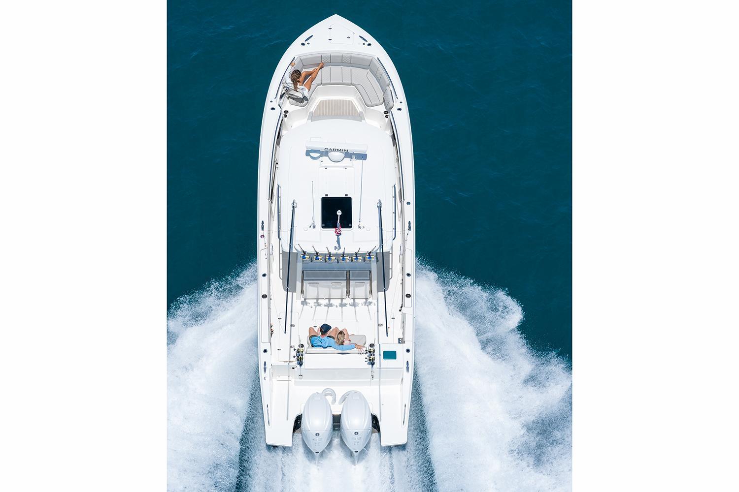 Pursuit S 358 Sport