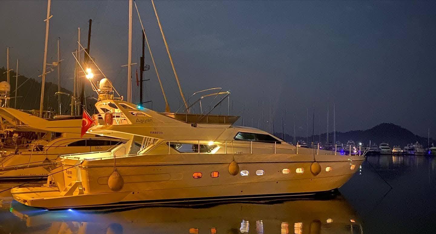 Ferretti 60