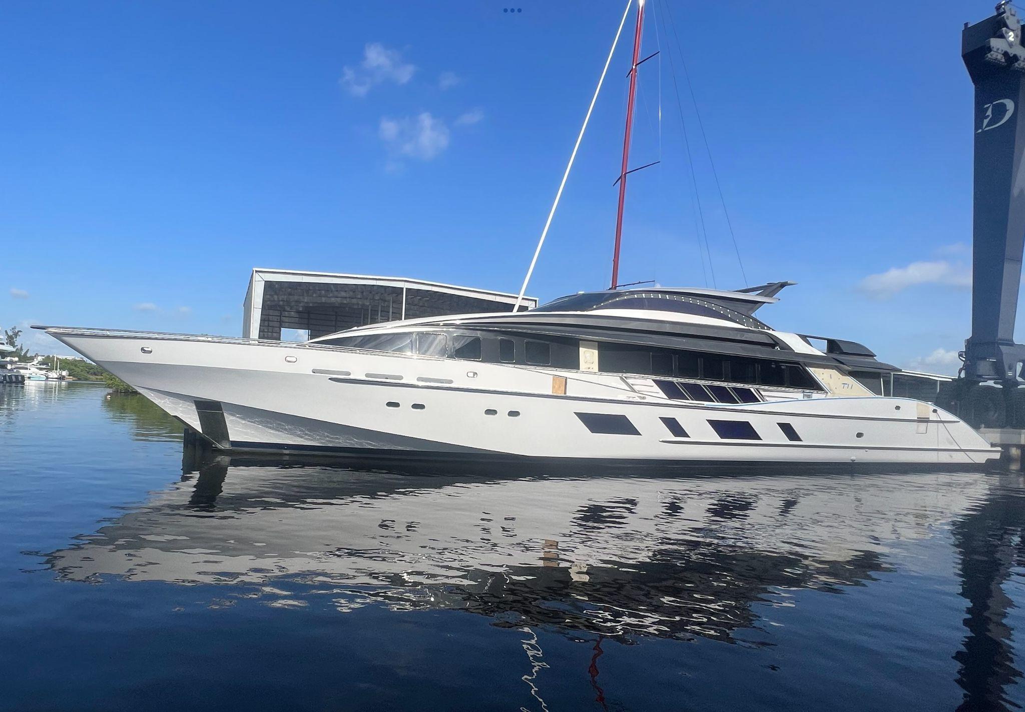 Heesen Yachts 141