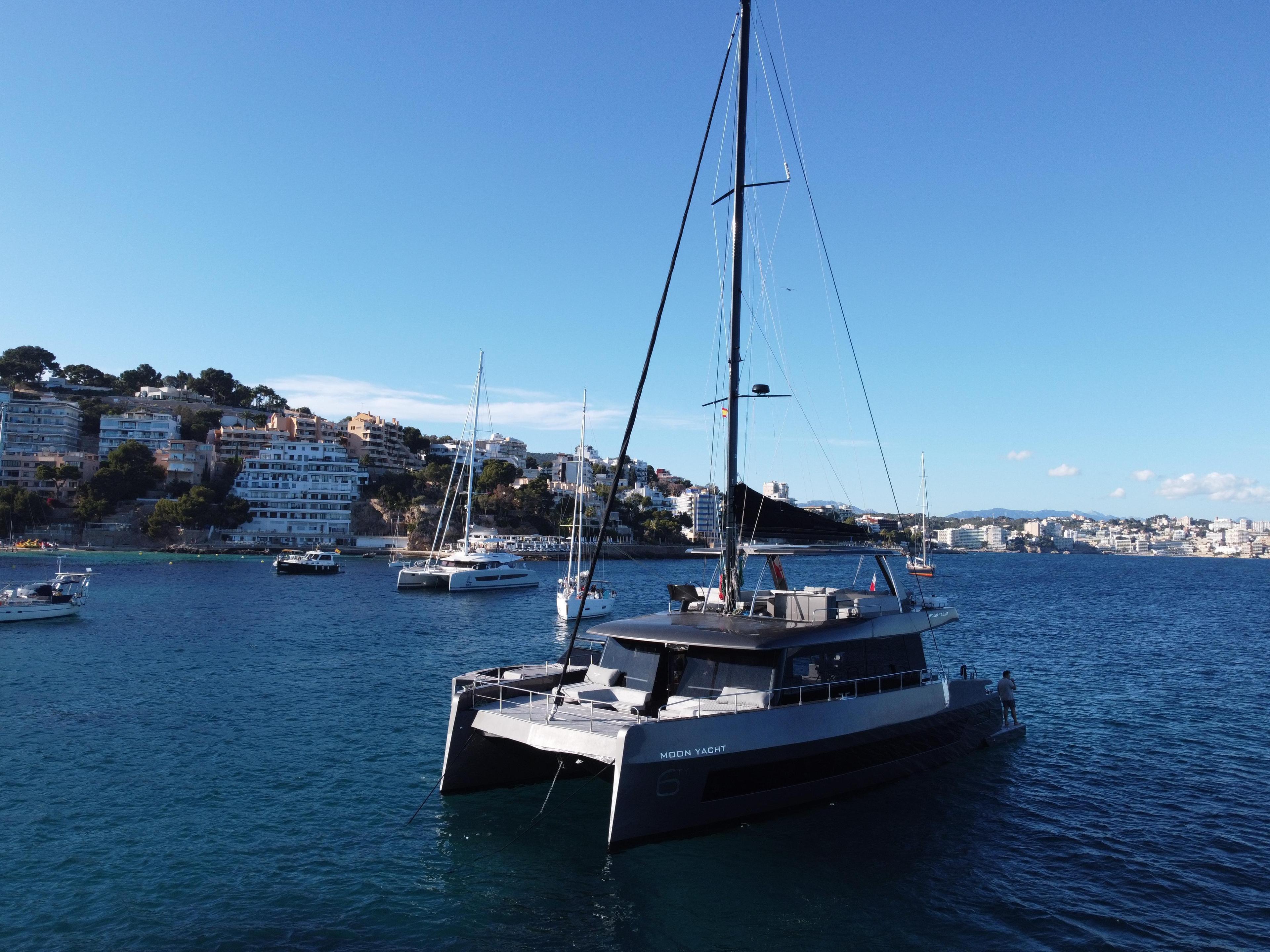 Moon Yacht 60 Sail