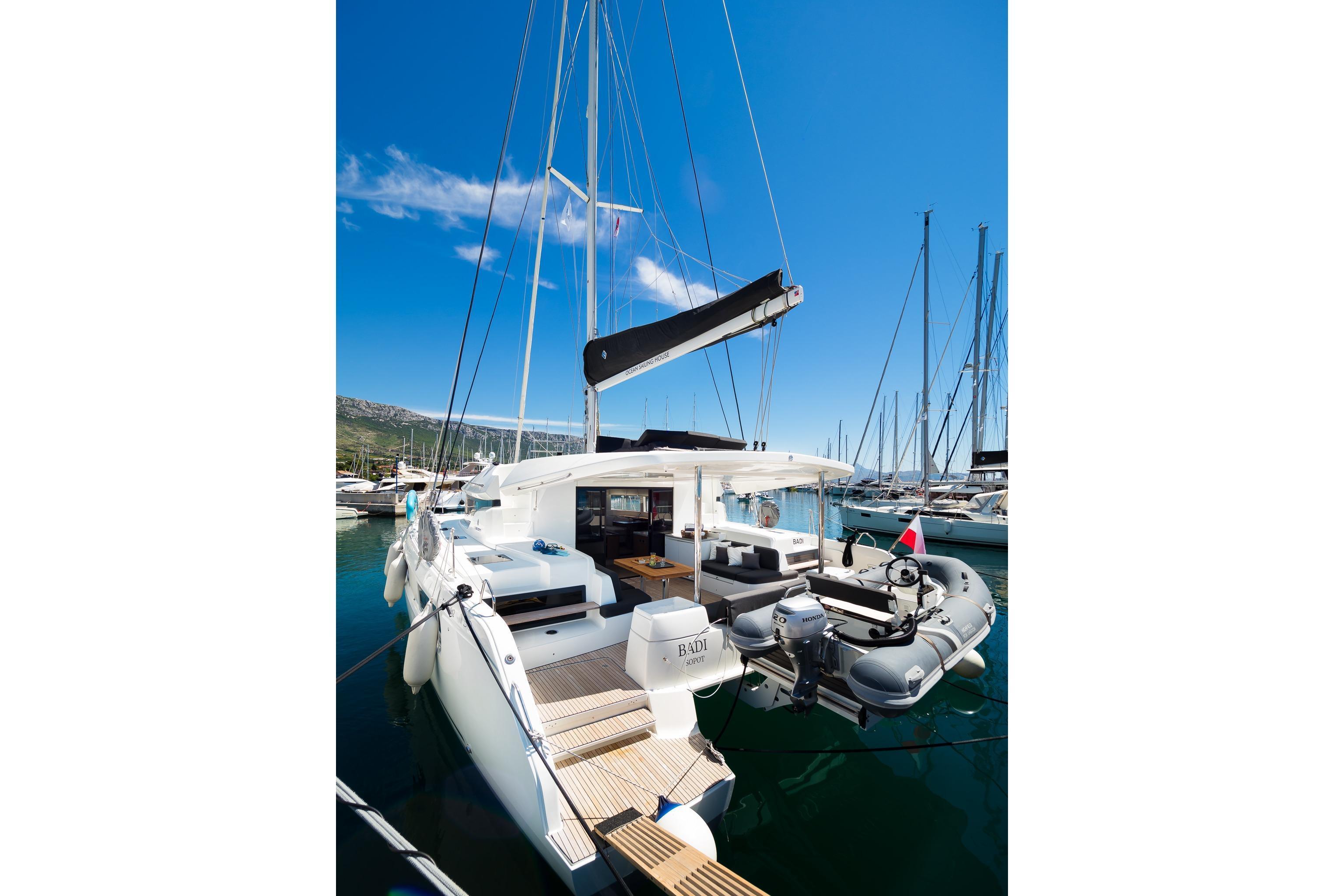 CNB Lagoon 50