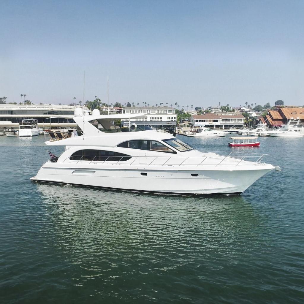 Hatteras 63 Raised Pilothouse