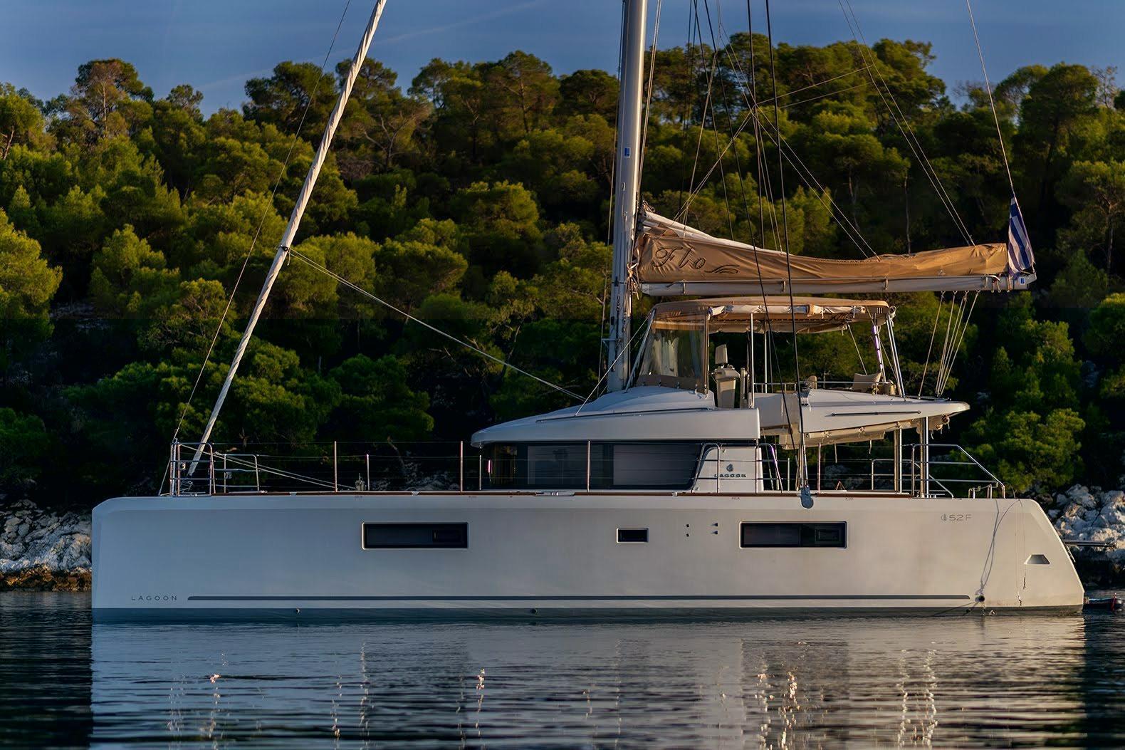 Lagoon 52F for sale