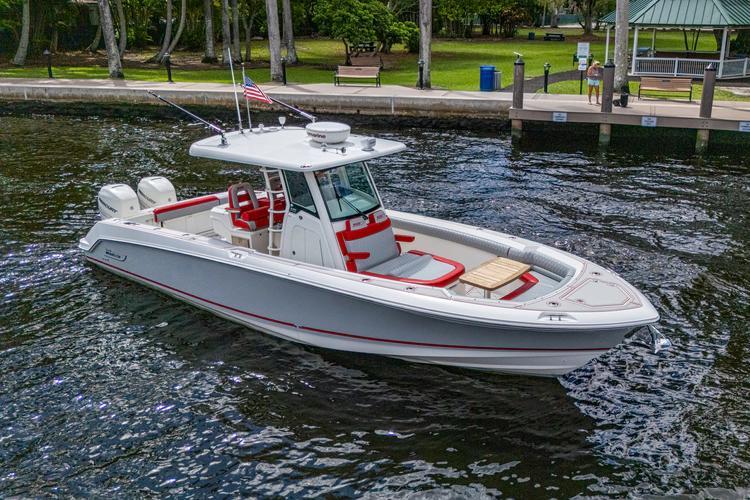 Boston Whaler 33