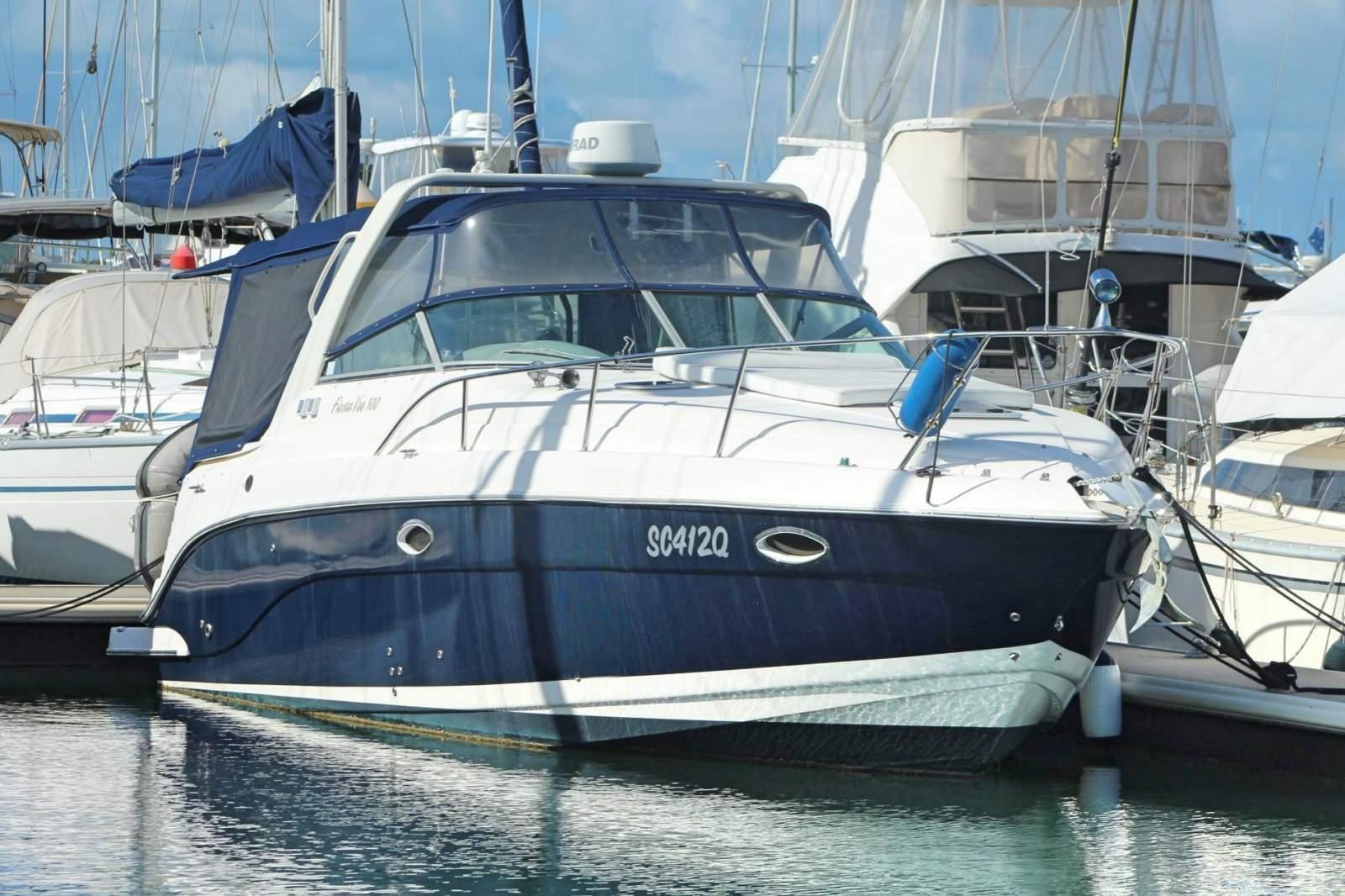 Rinker 300 Fiesta Vee