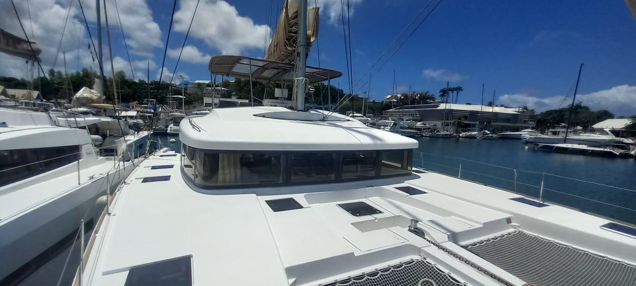 Lagoon 52