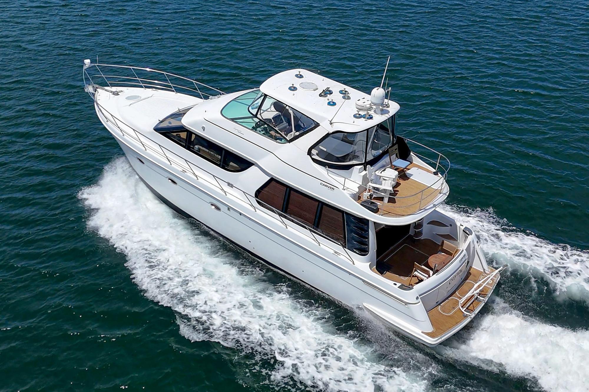 Carver 530 Voyager
