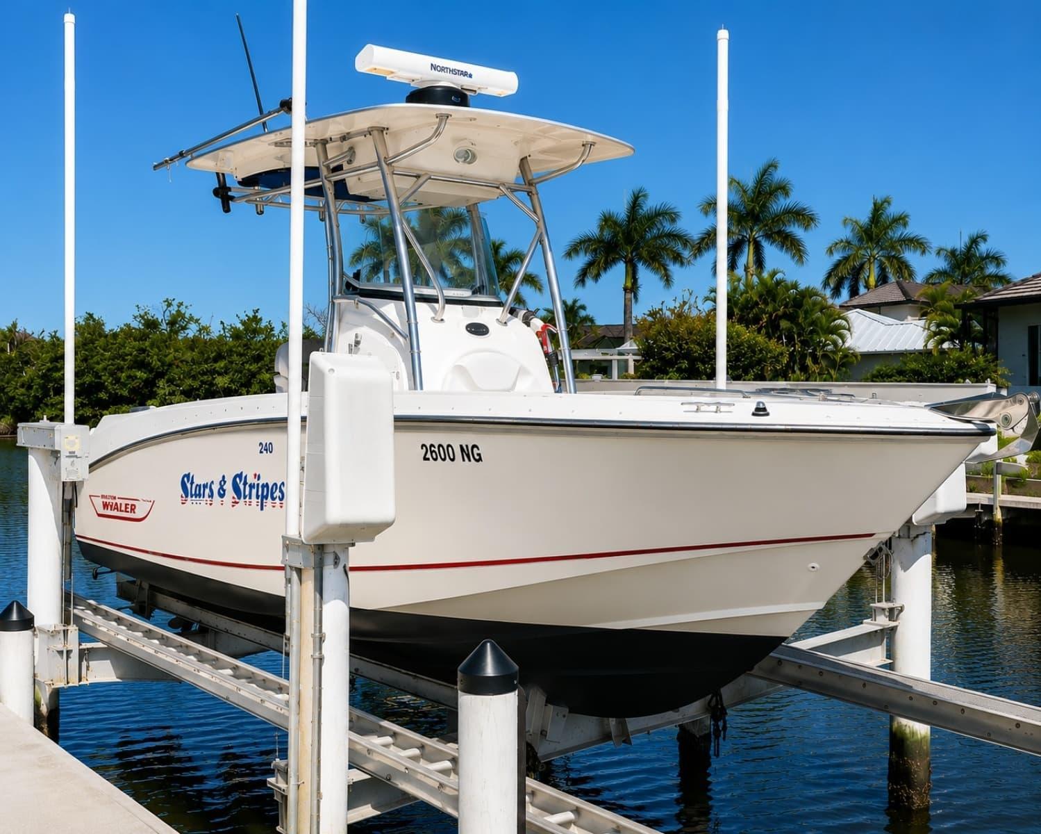 Boston Whaler 240 Outrage