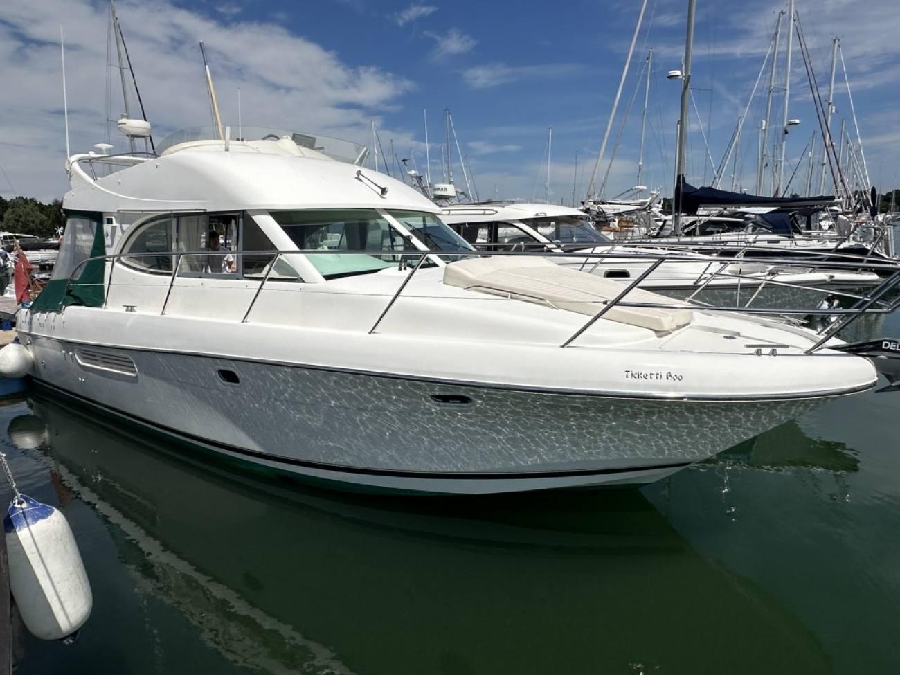 2006 Jeanneau Prestige 36 for sale in Lymington, Hampshire, United Kingdom