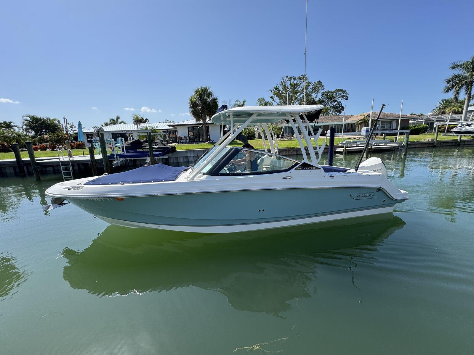 2022 Boston Whaler 240 Vantage for sale in Sarasota, FL