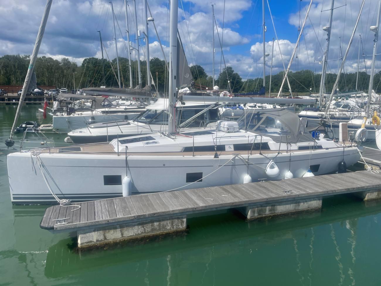 2022 Hanse 418 for sale in Hamble, Hampshire, United Kingdom