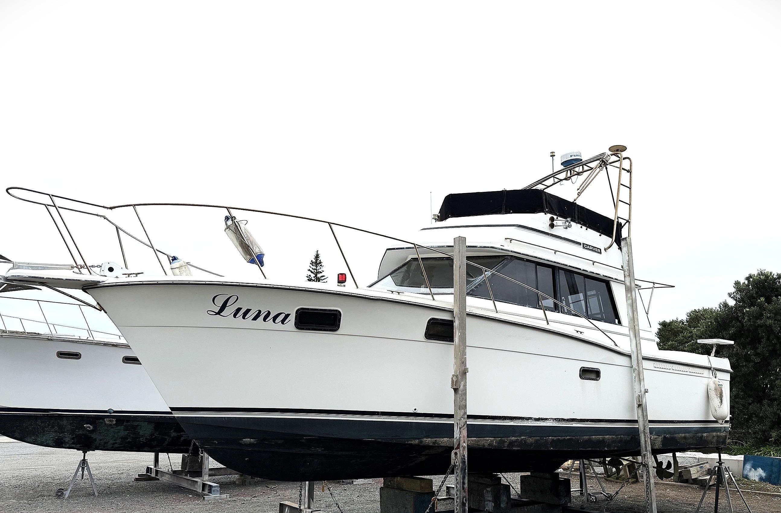 1989 Carver 3227 for sale in Porirua City, NZ