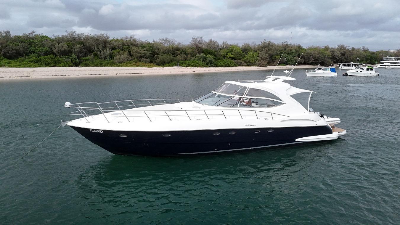 Cruisers Yachts 560 Express