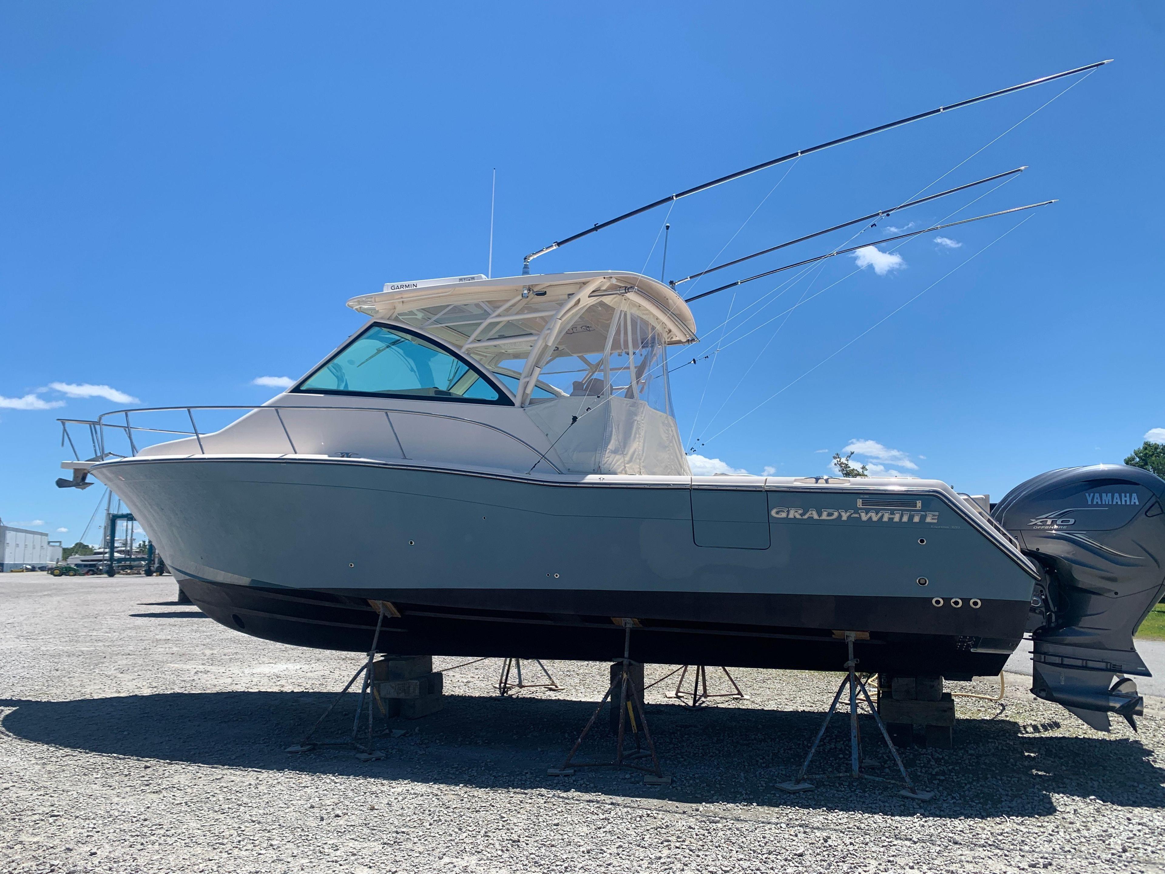 Grady-White Express 370