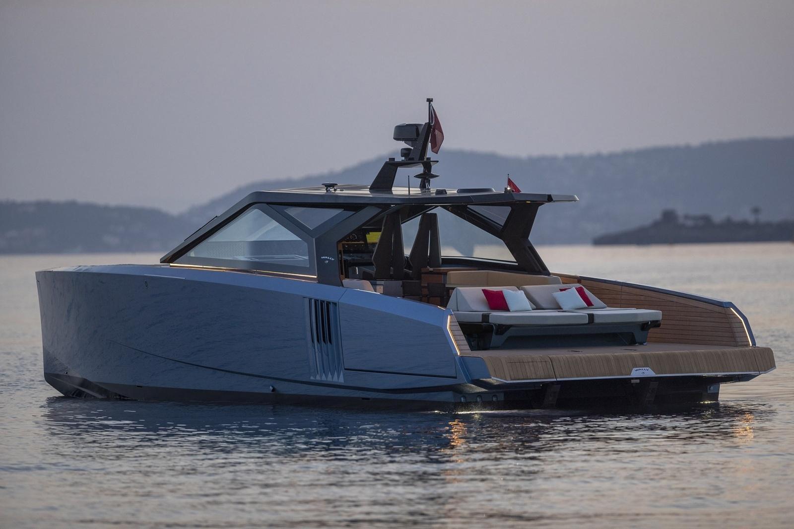 Wally 57' (17.37 m)