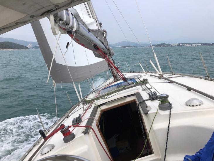 1999 Dufour 38 for sale in Middle Island