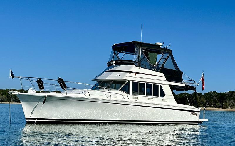 Fairway 36 Flybridge Cruiser