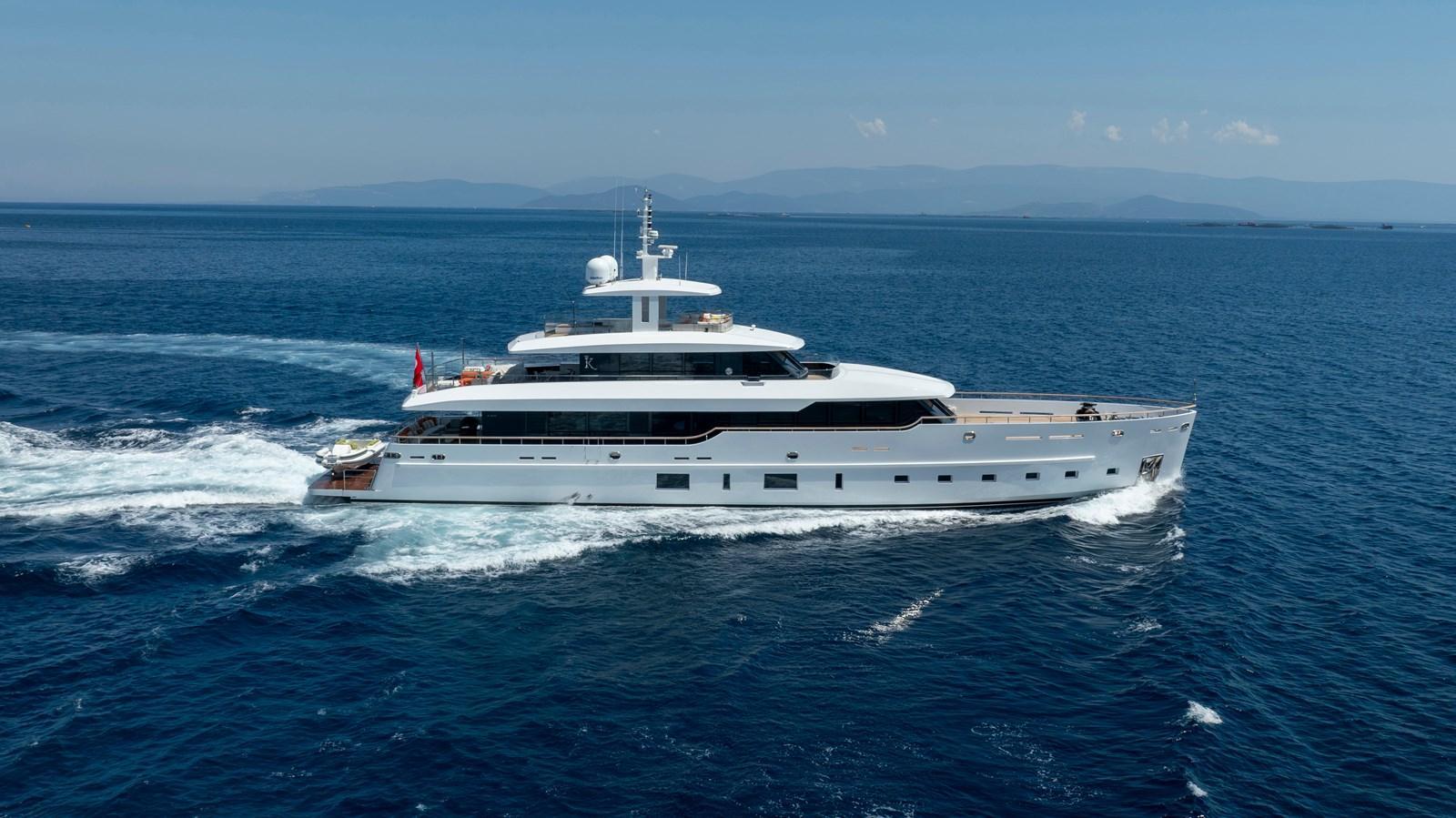 SES Yachts Tri-Deck