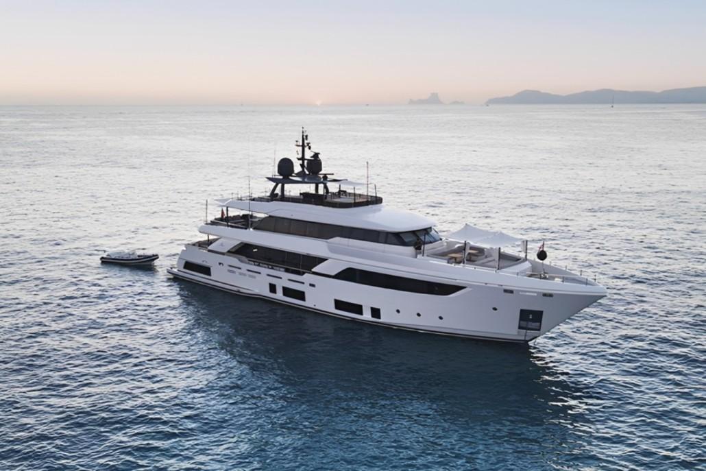 Custom Line Navetta 37