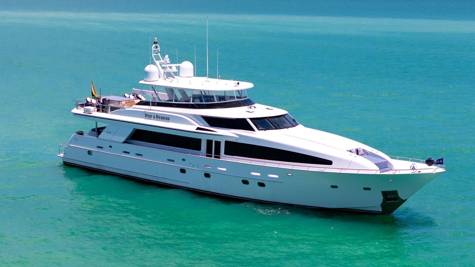 Crescent Yachts Raised Pilothouse