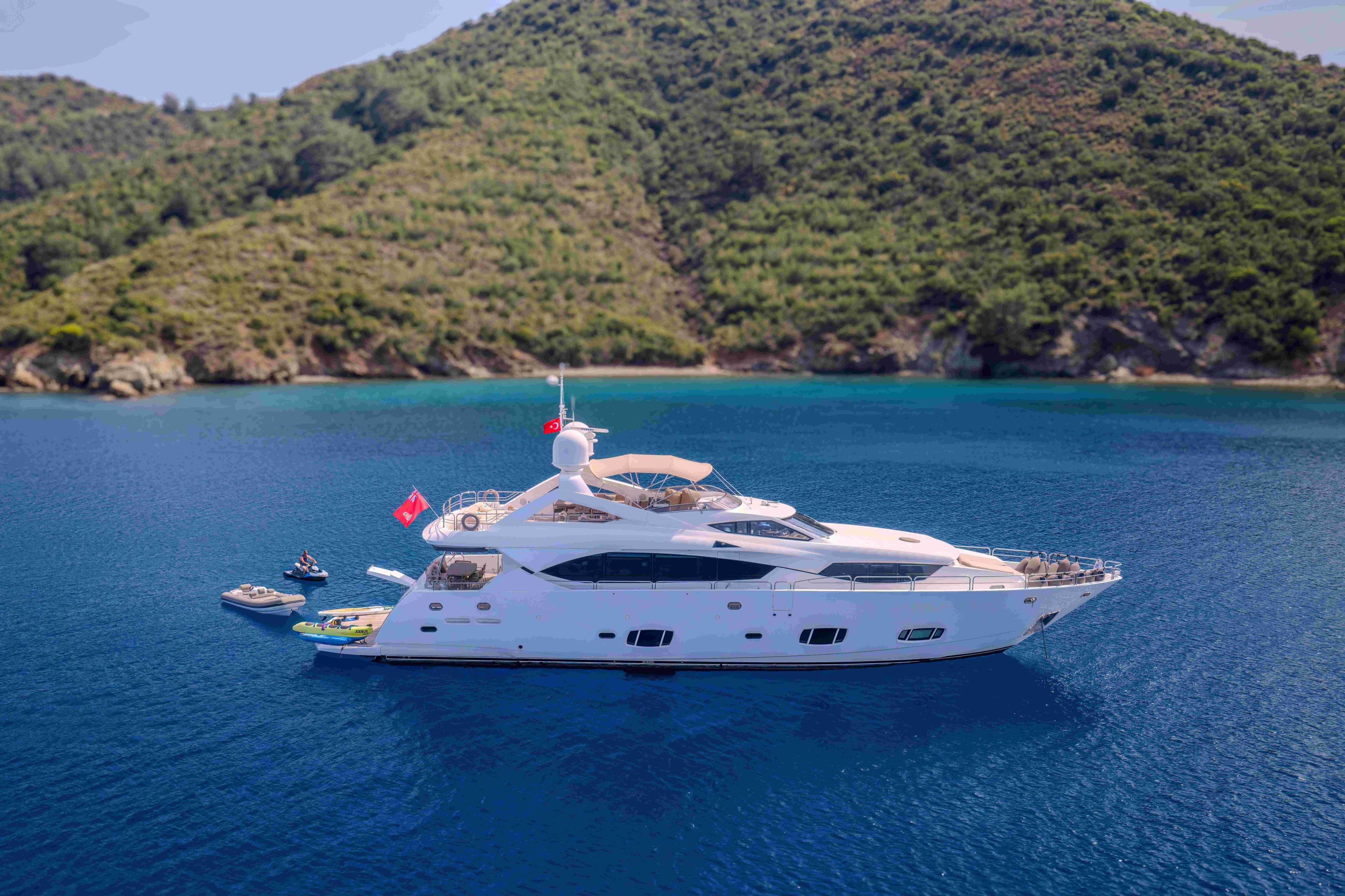 Sunseeker 30 Metre Yacht