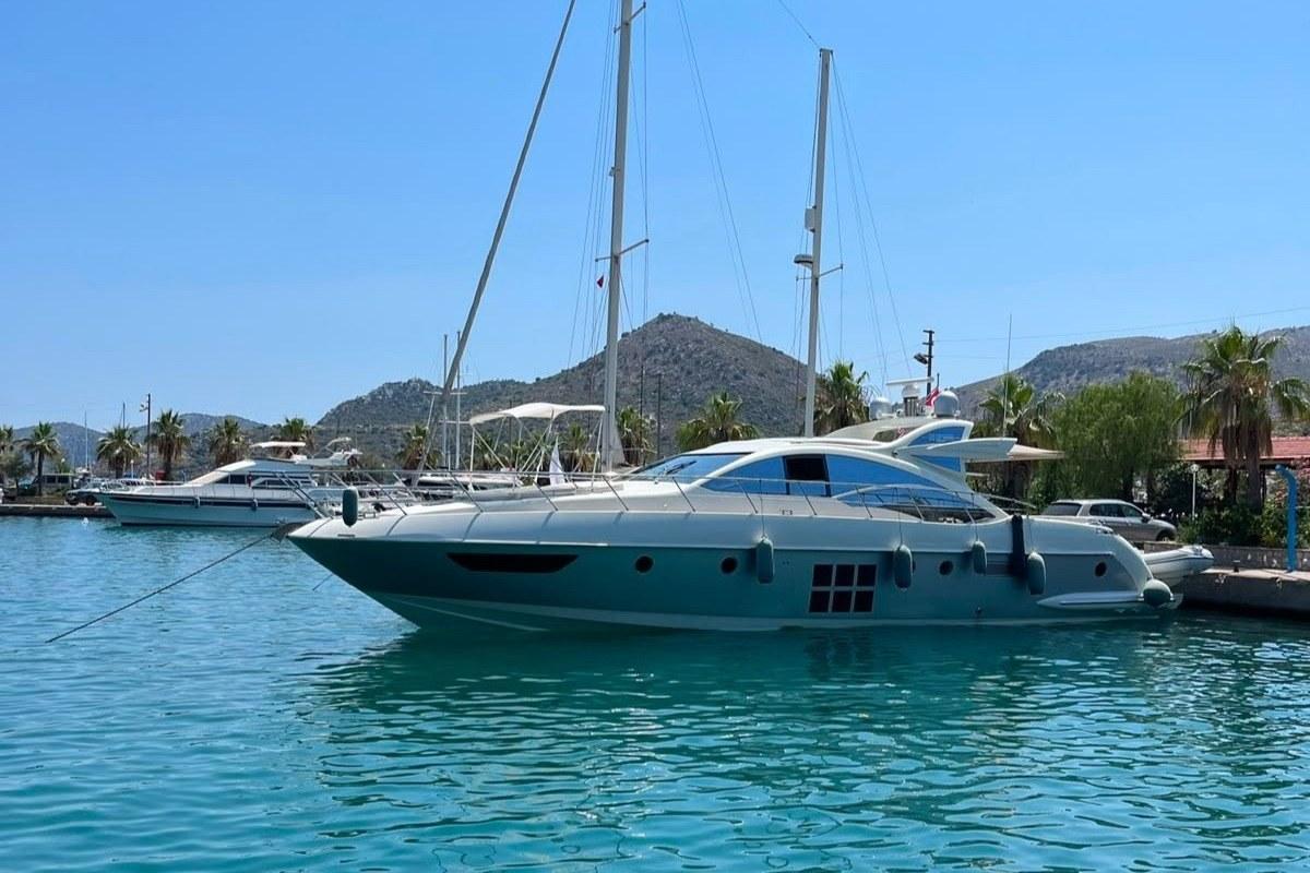 Azimut 62S