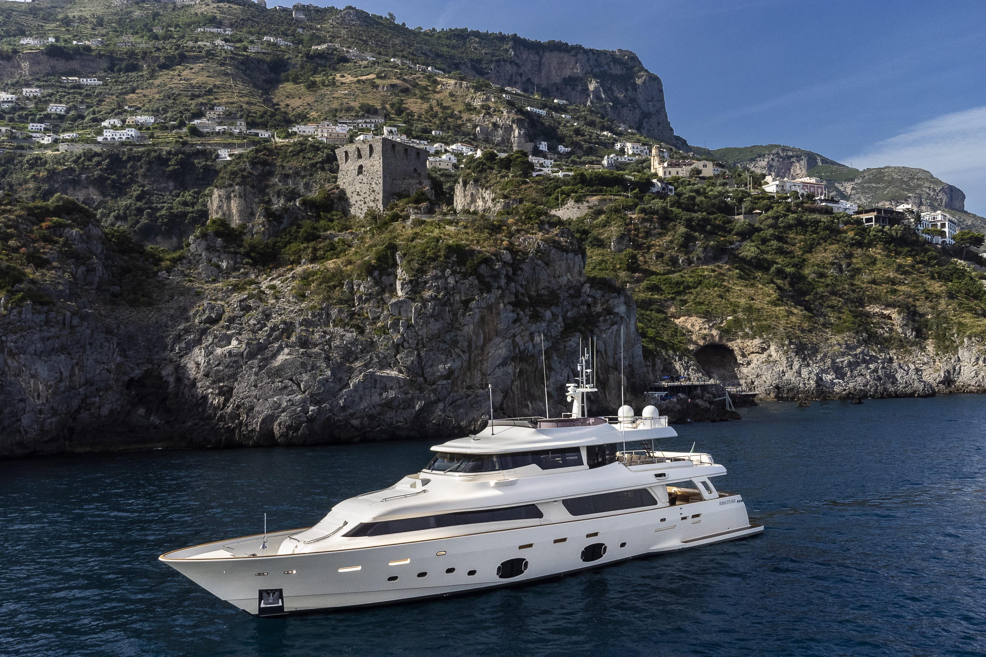Custom Line Navetta 33 for sale