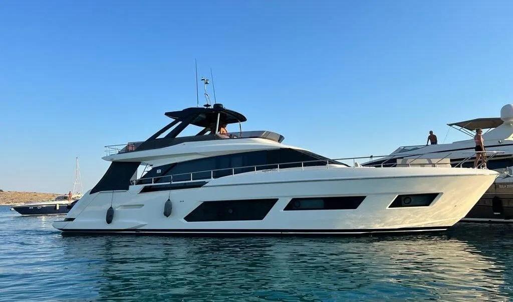Ferretti 670