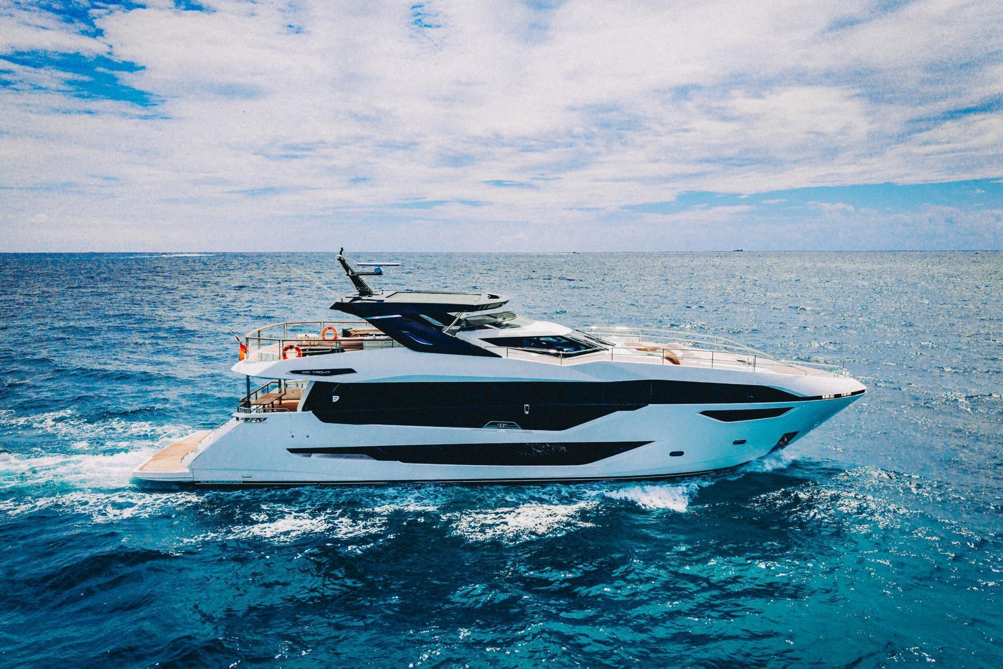 Sunseeker 100 Yacht