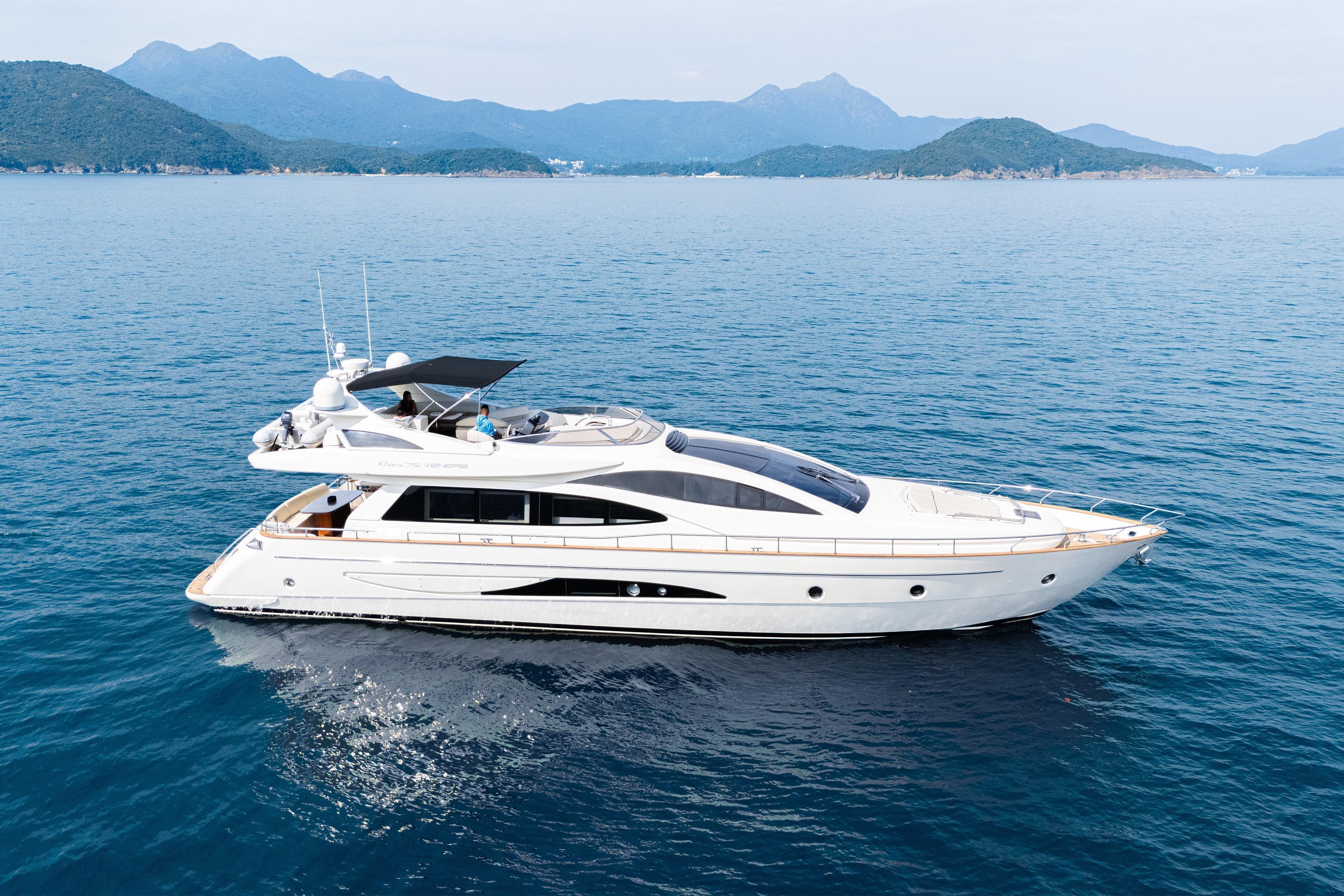 Riva 75 Venere