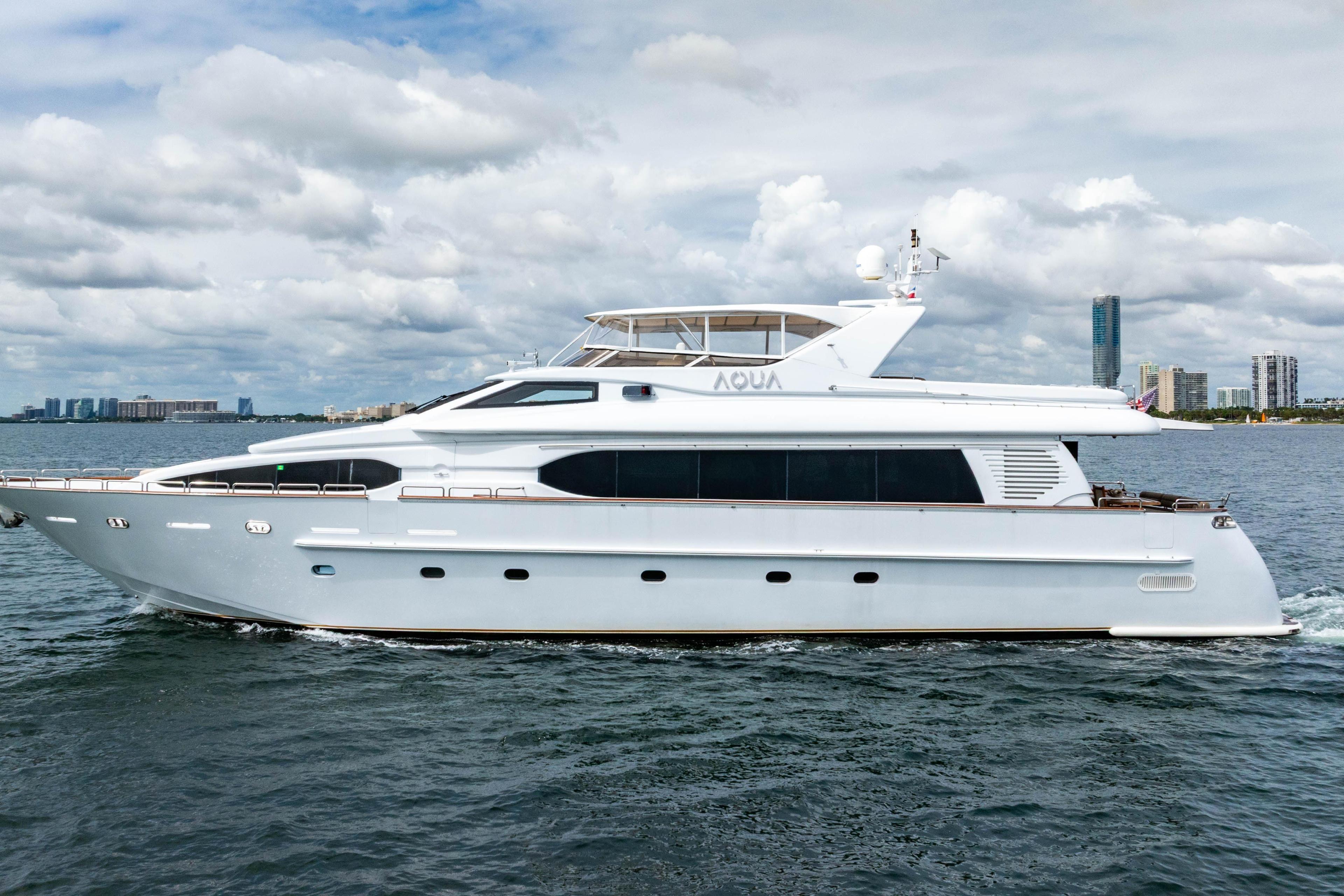 2000 Destiny Flybridge Motor Yacht
