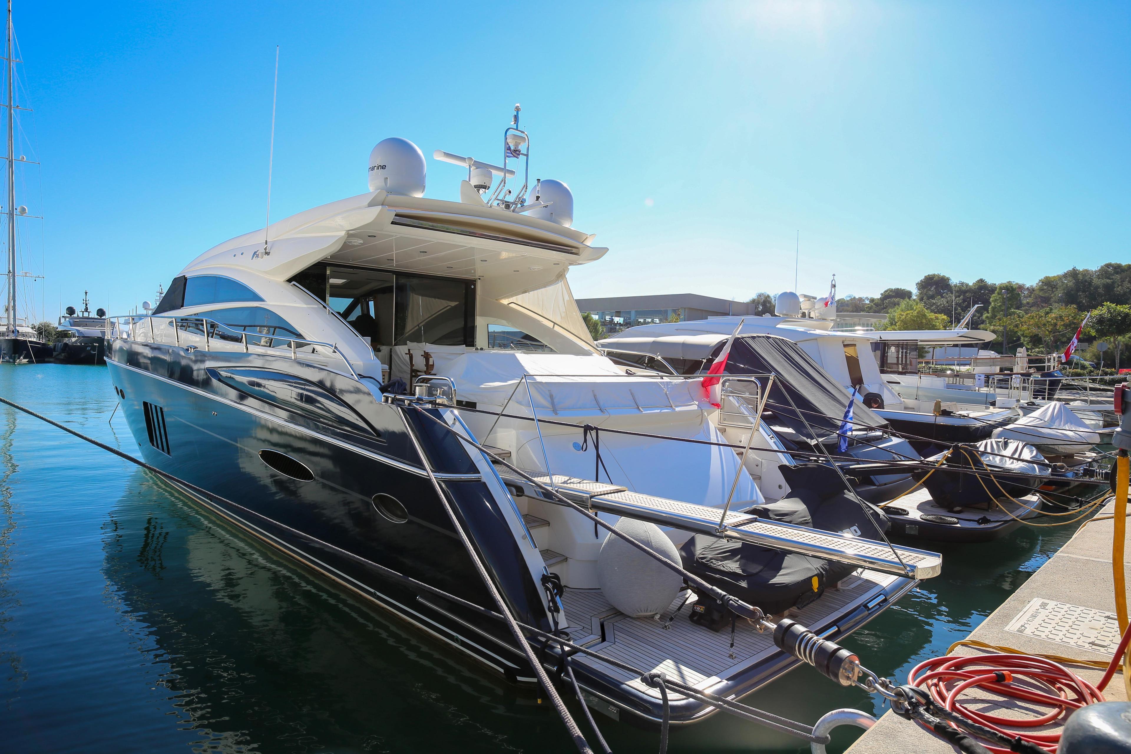 Princess V72