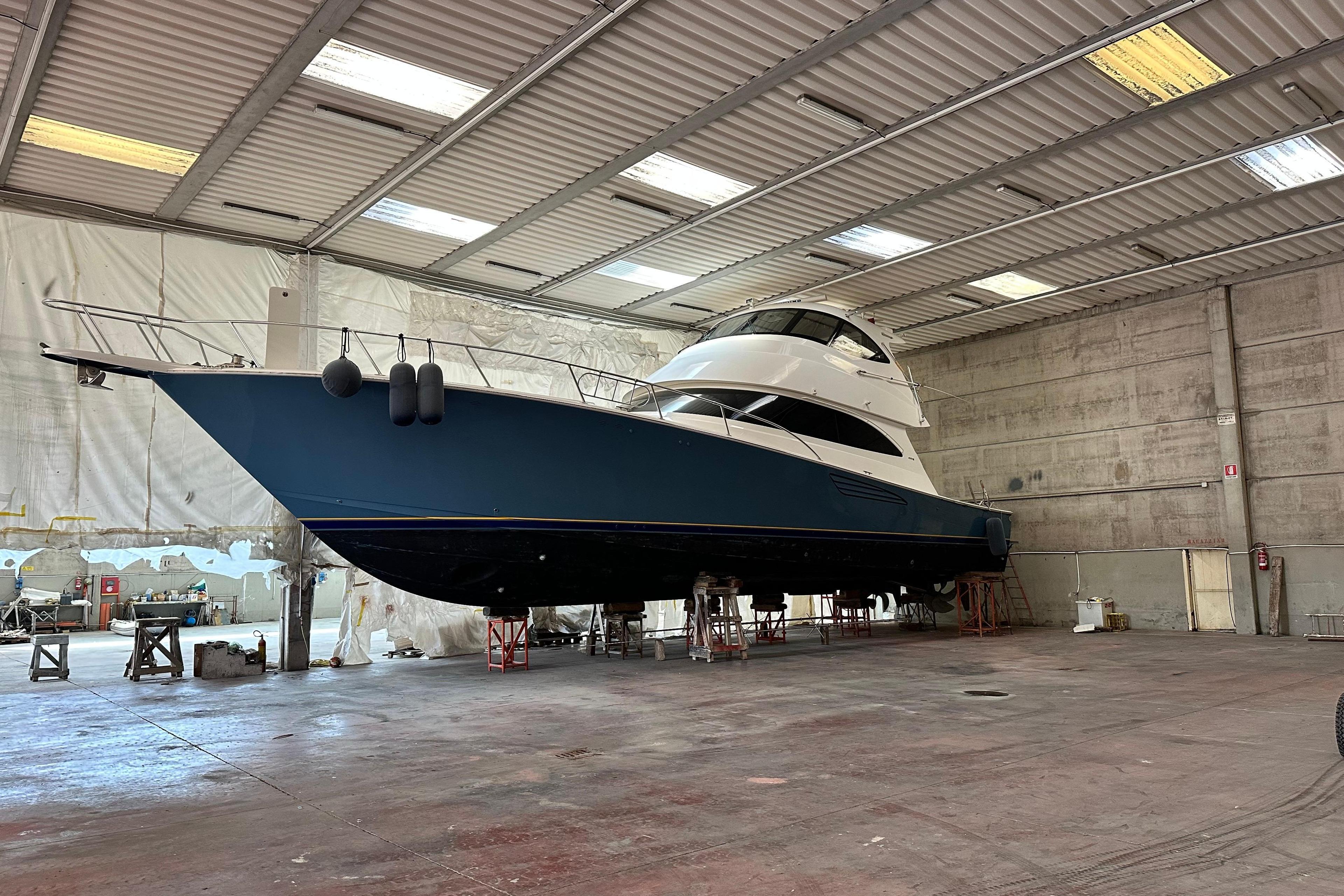 Viking 62 Enclosed Bridge
