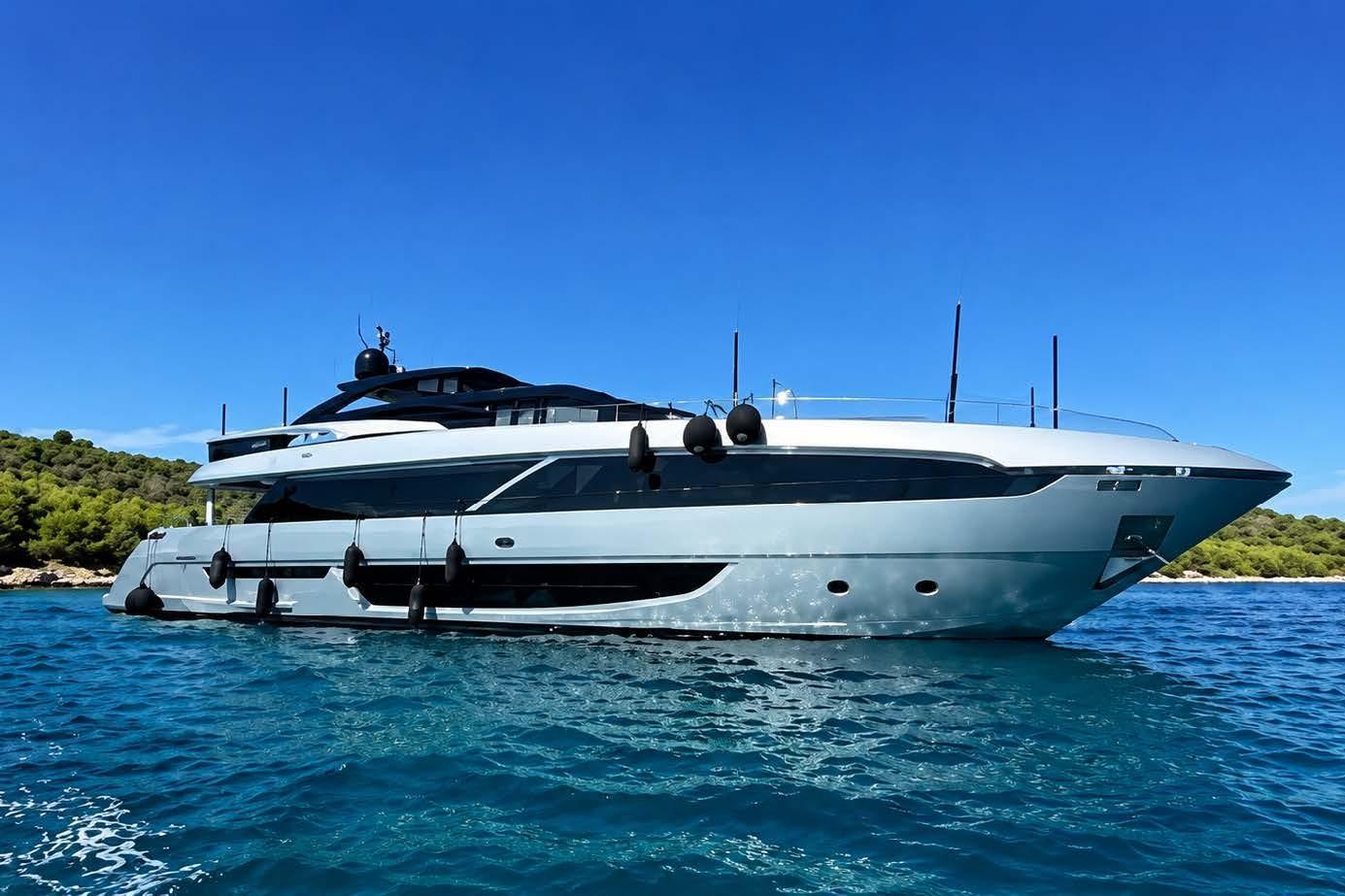 Riva 100' Corsaro
