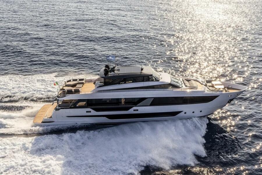 Ferretti 1000 Skydeck for sale