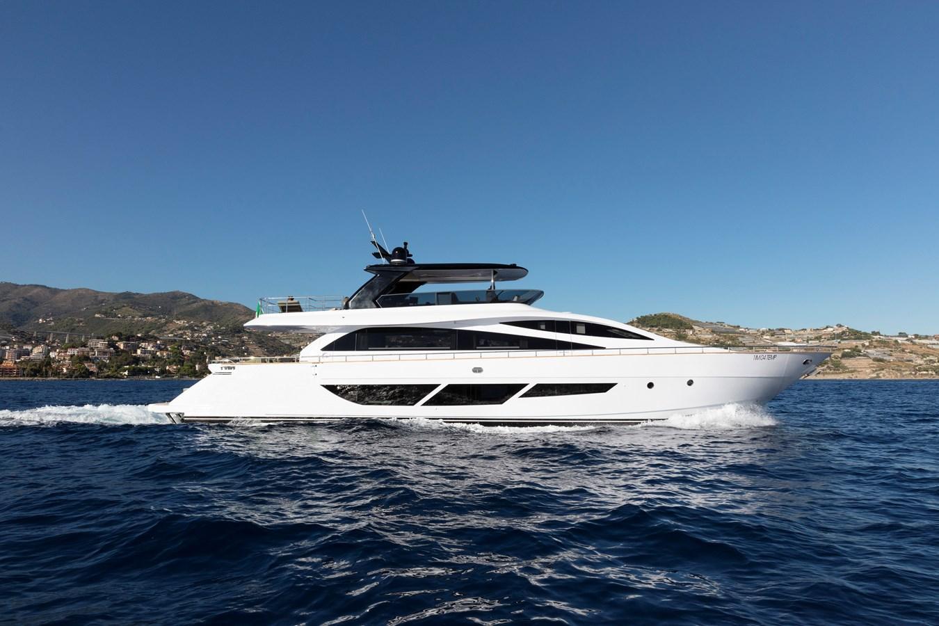 Amer Yachts 94 Twin